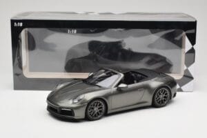 Porsche 911 992 Carrera 4S Cabriolet Mamba Green Metallic Minichamps 1:18 155067337 Metaal — afbeelding 6 van 6