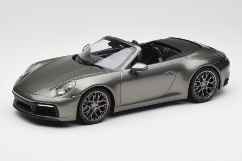 Porsche 911 992 Carrera 4S Cabriolet Mamba Green Metallic Minichamps 1:18 155067337 Metaal