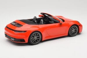 Porsche 911 992 Carrera 4S Cabriolet Oranje Minichamps 1:18 155067334 Metaal — afbeelding 2 van 6