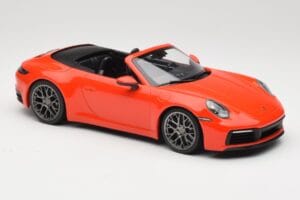 Porsche 911 992 Carrera 4S Cabriolet Oranje Minichamps 1:18 155067334 Metaal — afbeelding 4 van 6