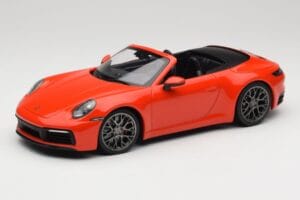 Porsche 911 992 Carrera 4S Cabriolet Oranje Minichamps 1:18 155067334 Metaal