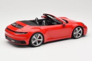 Porsche 911 992 Carrera 4S Cabriolet Rood Minichamps 1:18 155067331 Metaal — afbeelding 2 van 6
