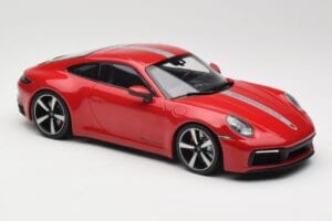 Porsche 911 992 Carrera 4S Carmine Red Minichamps 1:18 155067326 Metaal — afbeelding 4 van 6