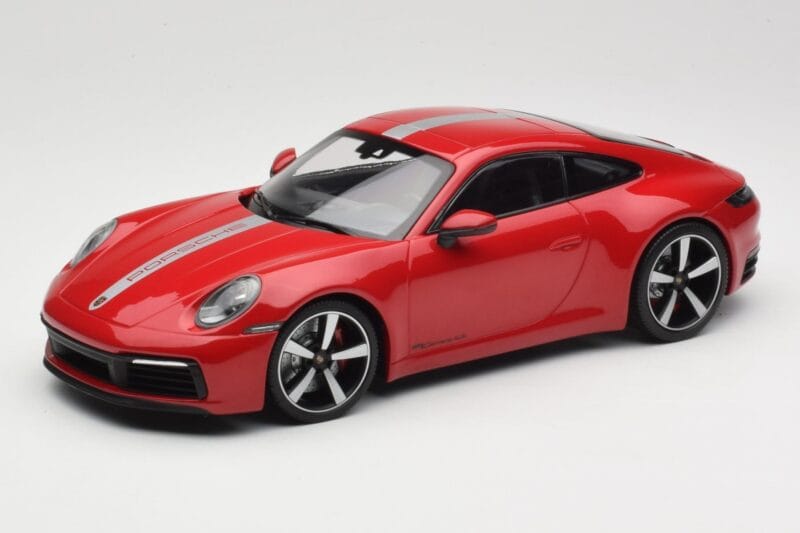 Porsche 911 992 Carrera 4S Carmine Red Minichamps 1:18 155067326 Metaal