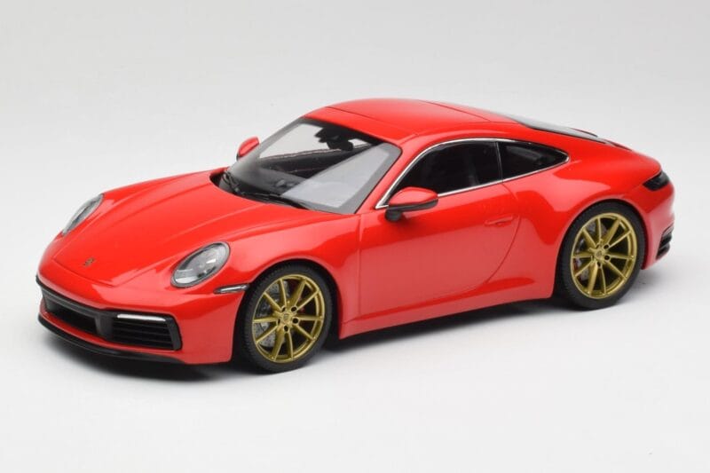 Porsche 911 992 Carrera 4S Guards Rood & Gouden Wielen Minichamps 1:18 153067328 Metaal