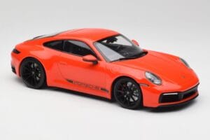 Porsche 911 992 Carrera 4S Lava Oranje Minichamps 1:18 155067327 Metaal — afbeelding 4 van 6