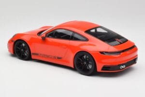 Porsche 911 992 Carrera 4S Lava Oranje Minichamps 1:18 155067327 Metaal — afbeelding 5 van 6