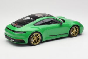 Porsche 911 992 Carrera 4S Python Green Minichamps 1:18 155067325 Metaal — afbeelding 2 van 6