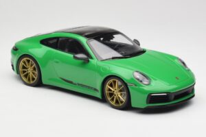 Porsche 911 992 Carrera 4S Python Green Minichamps 1:18 155067325 Metaal — afbeelding 4 van 6
