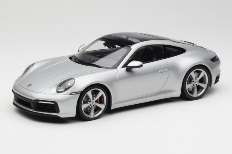 Porsche 911 992 Carrera 4S Zilver Minichamps 1:18 155067322 Metaal