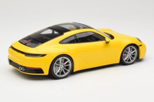Porsche 911 992 Carrera 4S Geel Minichamps 1:18 155067320 Metaal — afbeelding 2 van 6