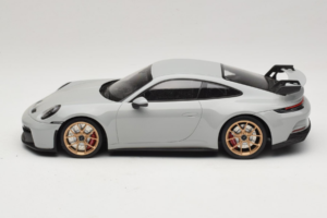 Porsche 911 992 GT3 Chalk Gouden Wielen Minichamps 1:18 117069001 Metaal — afbeelding 3 van 6