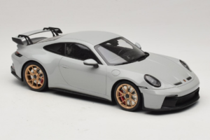 Porsche 911 992 GT3 Chalk Gouden Wielen Minichamps 1:18 117069001 Metaal — afbeelding 4 van 6