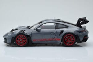 Porsche 911 992 GT3 RS Arctic Grijs Pyro Rood Norev 1:18 187350 Metaal — afbeelding 4 van 8