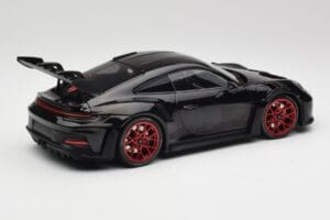 Porsche 911 992 GT3 RS Zwart & Rode Wielen & Zwart Decor Minichamps 1:18 153062240 Metaal — afbeelding 2 van 6