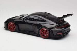 Porsche 911 992 GT3 RS Zwart & Rode Wielen & Zwart Decor Minichamps 1:18 153062240 Metaal — afbeelding 5 van 6