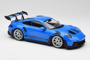 Porsche 911 992 GT3 RS Blauw & Zilveren Wielen & Zwart Decor Minichamps 1:18 153062234 Metaal — afbeelding 4 van 6