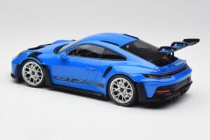 Porsche 911 992 GT3 RS Blauw & Zilveren Wielen & Zwart Decor Minichamps 1:18 153062234 Metaal — afbeelding 5 van 6