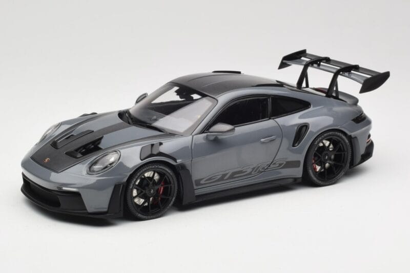 Porsche 911 992 GT3 RS Crayon Weissach Package & Black Wheels Minichamps 1:18 110062024 Metaal