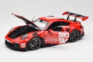 Porsche 911 992 GT3 RS Getspeed Race Taxi Guards Red Minichamps 1:18 110062040 Metaal — afbeelding 2 van 8