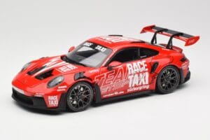 Porsche 911 992 GT3 RS Getspeed Race Taxi Guards Red Minichamps 1:18 110062040 Metaal