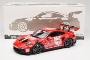 Porsche 911 992 GT3 RS Getspeed Race Taxi Guards Red Minichamps 1:18 110062040 Metaal — afbeelding 8 van 8