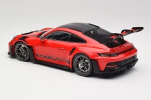 Porsche 911 992 GT3 RS Guards Rood & Zilveren Wielen Weissach Package Minichamps 1:18 153062246 Metaal — afbeelding 5 van 6