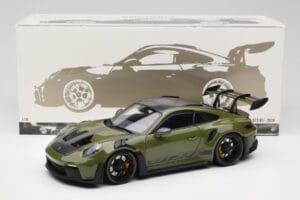 Porsche 911 992 GT3 RS Nato Olive & Black Wheels Minichamps 1:18 110062027 Metaal — afbeelding 8 van 8