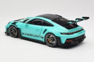 Porsche 911 992 GT3 RS Python Green & Dark Silver Wheels Minichamps 1:18 110062026 Metaal — afbeelding 7 van 8