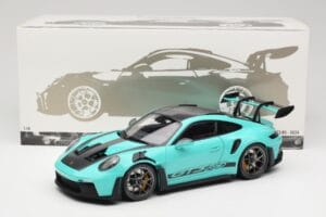 Porsche 911 992 GT3 RS Python Green & Dark Silver Wheels Minichamps 1:18 110062026 Metaal — afbeelding 8 van 8