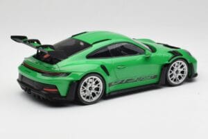 Porsche 911 992 GT3 RS Python Groen & Zilveren Wielen & Zwart Decor Minichamps 1:18 153062235 Metaal — afbeelding 2 van 6