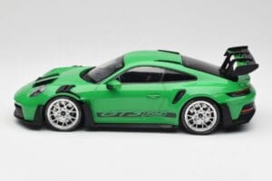 Porsche 911 992 GT3 RS Python Groen & Zilveren Wielen & Zwart Decor Minichamps 1:18 153062235 Metaal — afbeelding 3 van 6