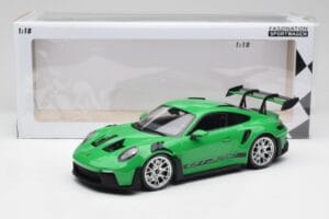 Porsche 911 992 GT3 RS Python Groen & Zilveren Wielen & Zwart Decor Minichamps 1:18 153062235 Metaal — afbeelding 6 van 6