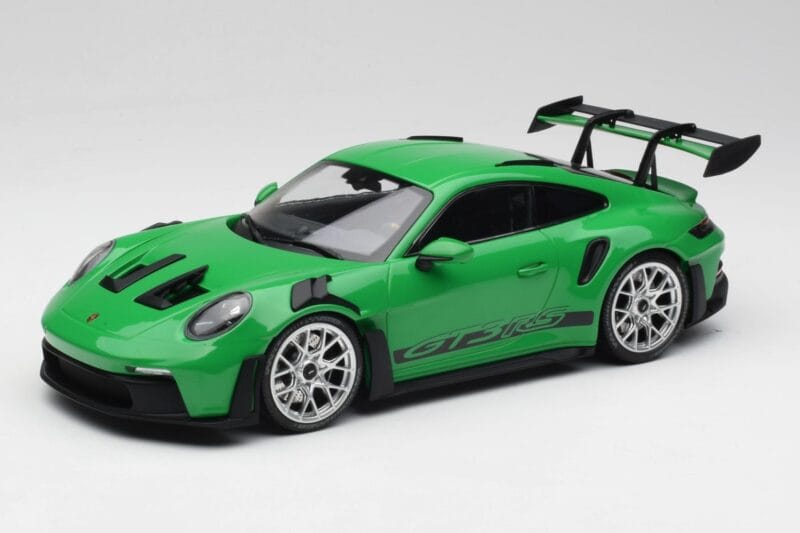Porsche 911 992 GT3 RS Python Groen & Zilveren Wielen & Zwart Decor Minichamps 1:18 153062235 Metaal