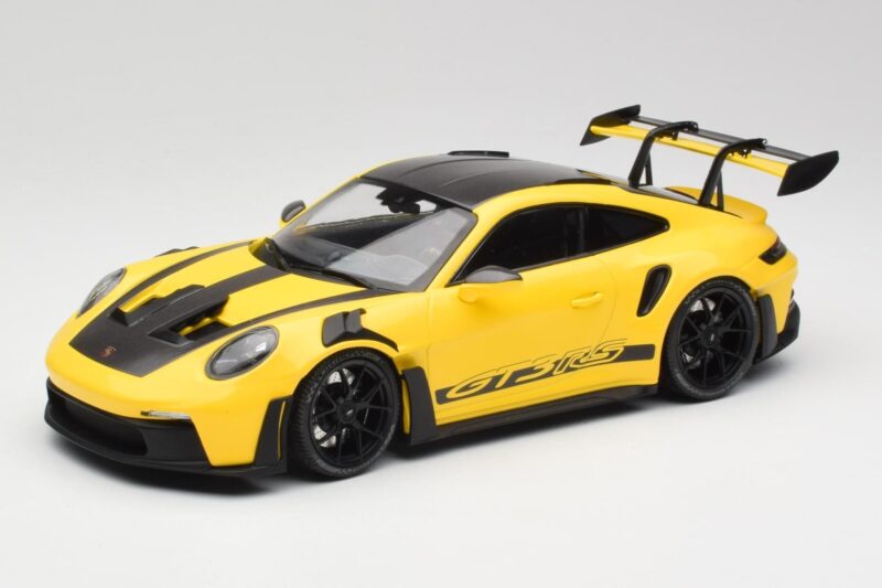 Porsche 911 992 GT3 RS Racing Geel & Zwarte Wielen Minichamps 1:18 153062245 Metaal