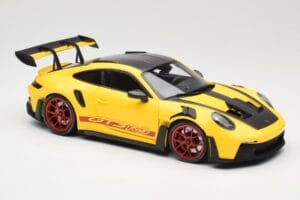 Porsche 911 992 GT3 RS Racing Yellow Weissach Package & Red Wheels Minichamps 1:18 110062025 Metaal — afbeelding 6 van 8