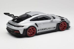 Porsche 911 992 GT3 RS Zilver & Rode Wielen Minichamps 1:18 153062241 Metaal — afbeelding 2 van 6