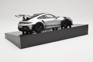 Porsche 911 992 GT3 RS Zilver Weissach Package Minichamps 1:18 110062020 Metaal — afbeelding 4 van 8