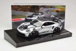 Porsche 911 992 GT3 RS Zilver Weissach Package Minichamps 1:18 110062020 Metaal — afbeelding 8 van 8