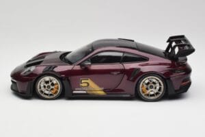 Porsche 911 992 GT3 RS Ultraviolet & Zilveren Wielen Minichamps 1:18 110062029 Metaal — afbeelding 4 van 8
