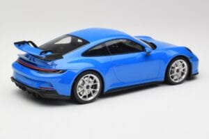 Porsche 911 992 GT3 Shark Blauw & Zilveren Wielen Minichamps 1:18 143069015 Hars — afbeelding 2 van 6