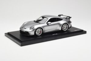 Porsche 911 992 GT3 Zilver Minichamps 1:18 WAP0211510M004 Hars