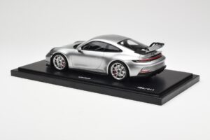 Porsche 911 992 GT3 Zilver Minichamps 1:18 WAP0211510M004 Hars — afbeelding 5 van 7