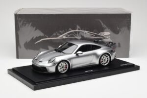Porsche 911 992 GT3 Zilver Minichamps 1:18 WAP0211510M004 Hars — afbeelding 7 van 7
