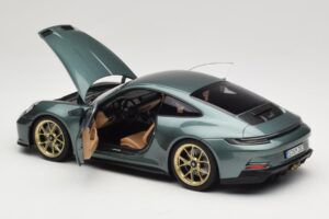 Porsche 911 992 GT3 Touring Package Malachite Green Metallic Norev 1:18 187382 Metaal — afbeelding 5 van 8