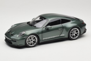 Porsche 911 992 S/T Malachite Green Metallic Norev 1:18 187472 Metaal