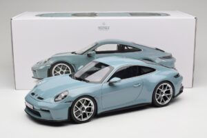 Porsche 911 992 S/T Meisenblau Norev 1:12 127550 Metaal — afbeelding 6 van 6