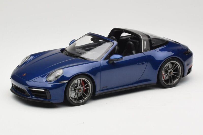 Porsche 911 992 Targa 4 GTS Blue Metallic Minichamps 1:18 155061060 Metaal