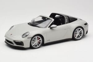 Porsche 911 992 Targa 4 GTS Grijs Minichamps 1:18 155061064 Metaal