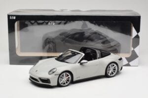 Porsche 911 992 Targa 4 GTS Grijs Minichamps 1:18 155061064 Metaal — afbeelding 6 van 6
